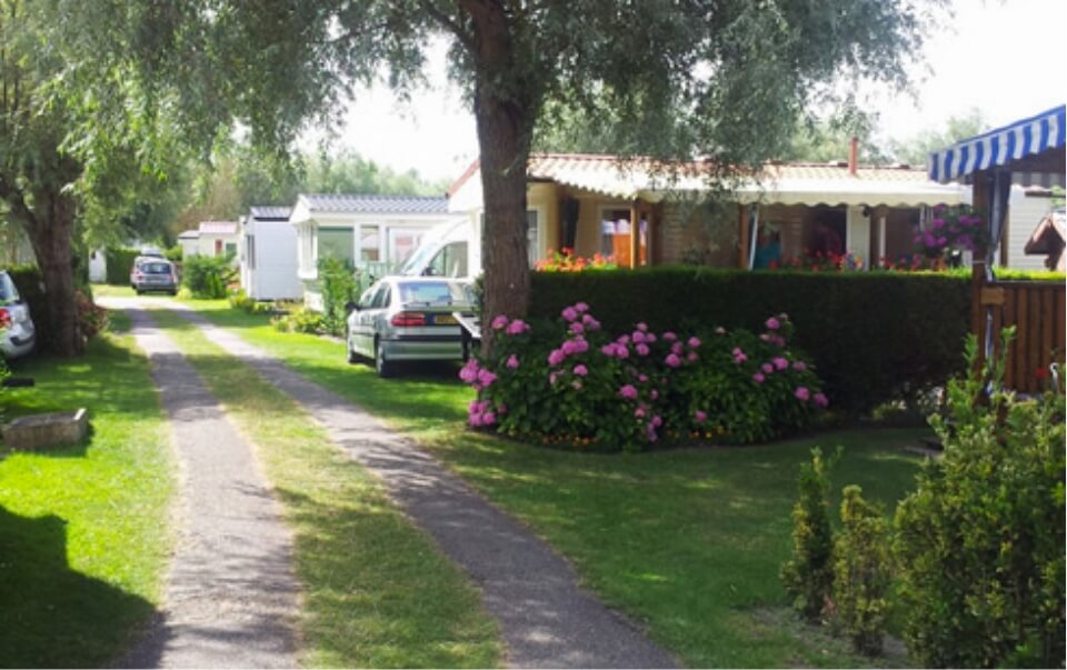 3/4 person mobile home rental in Verton campsite in Hauts-de-France